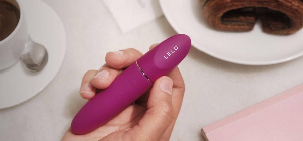 Lelo Mia 3 Lipstick Vibrator Review: A Great Sex Toy For Couples That Travel