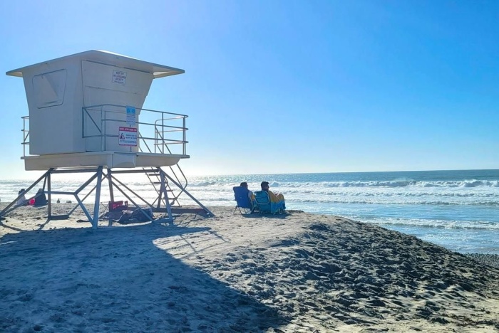 Why A Romantic Staycation Getaway Might Be Better For Couples Than Somewhere Far Away
