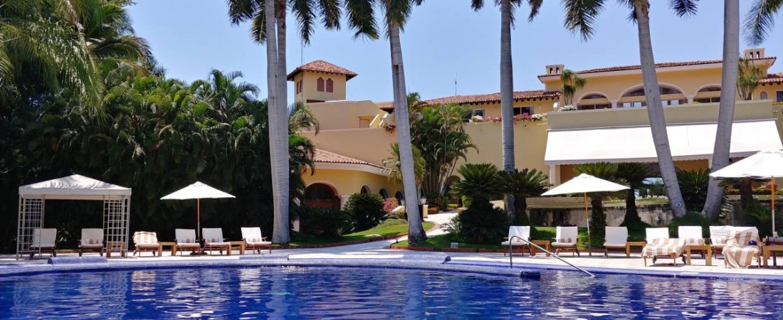 Is A Cruise Or All Inclusive Resort A Better Choice For A Warm Weather Winter Getaway
