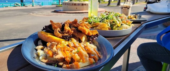 Why Trying A New Type Of Food Is A Good Way To Practice Communication As A Couple