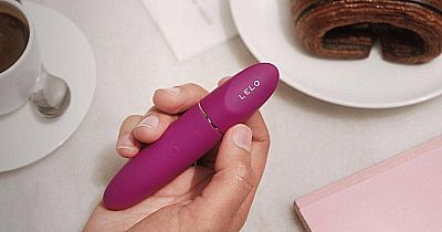 Lelo Mia 3 Lipstick Vibrator Review: A Great Sex Toy For Couples That Travel
