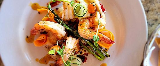 Ways That Couples Can Practice Communication Skills On A Food Tour