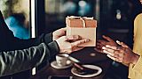 Ultimate Guide to Anniversary Milestone Gifts by Year: Traditional & Modern Ideas