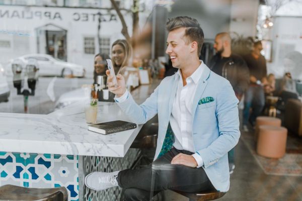 How Married Couples Can Express Their Love Long-Distance