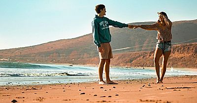 Active Listening Ideas For Couples To Try On Vacation
