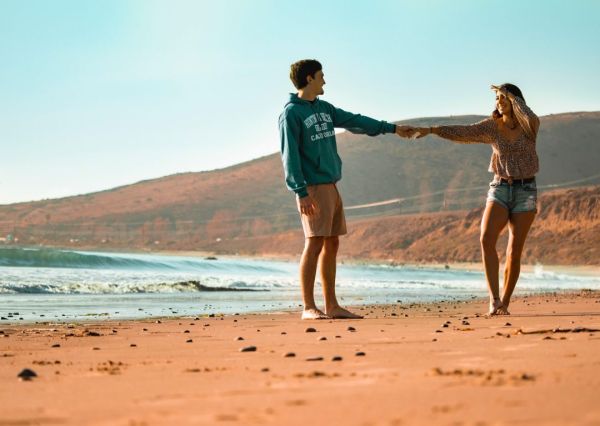 Active Listening Ideas For Couples To Try On Vacation