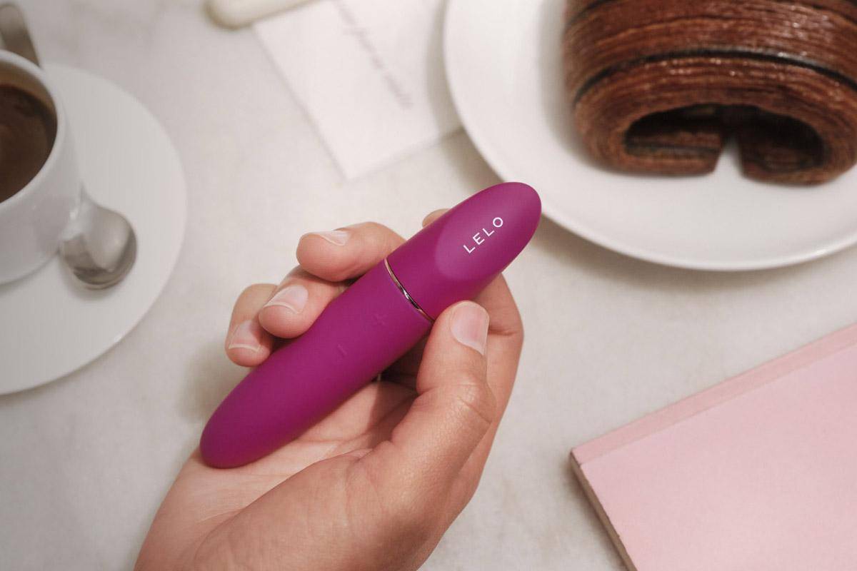 lelo mia 3 travel vibrator