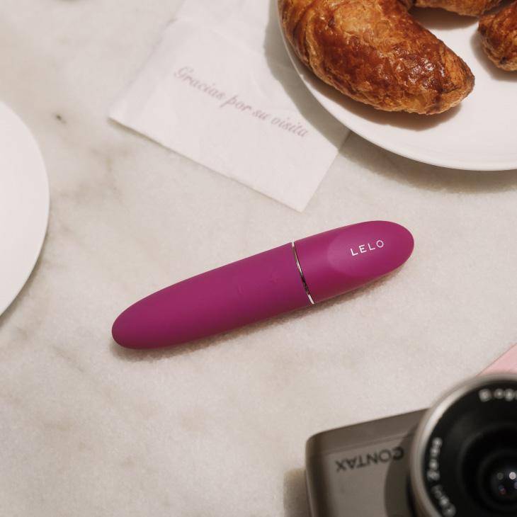 lelo mia 3 travel friendly vibe