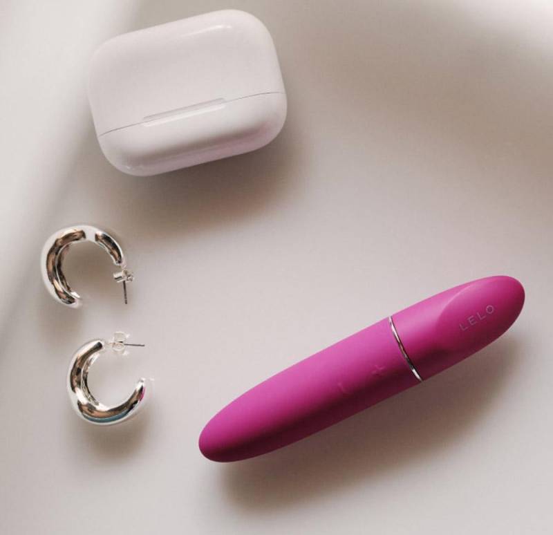 lelo lipstick v mia 3