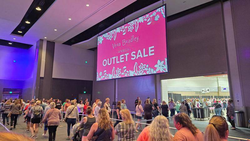 vera bradley outlet sale entrance line