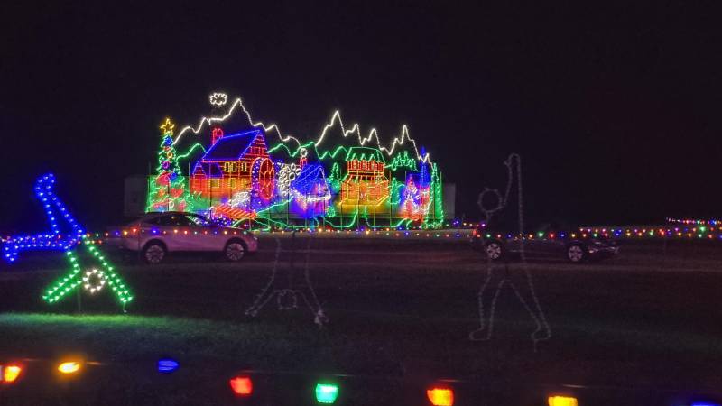 giant smoky mountains light display at lights of joy