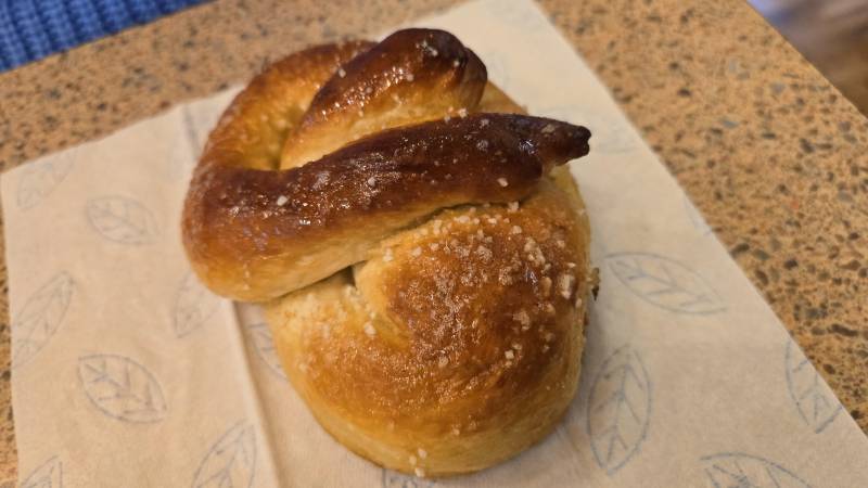 giant yoders pretzel